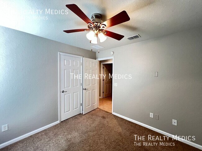 Building Photo - 4067 SW 46th Terrace