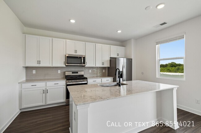 Building Photo - 515 Forsberg Ct