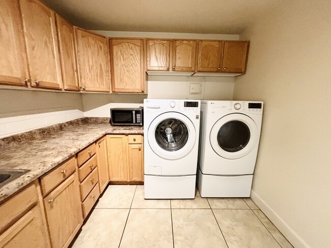 Building Photo - 3605 S 900 E