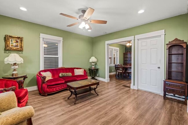 Building Photo - 2853 S Ellen St