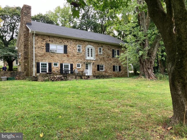 Building Photo - 185 E Township Line Rd