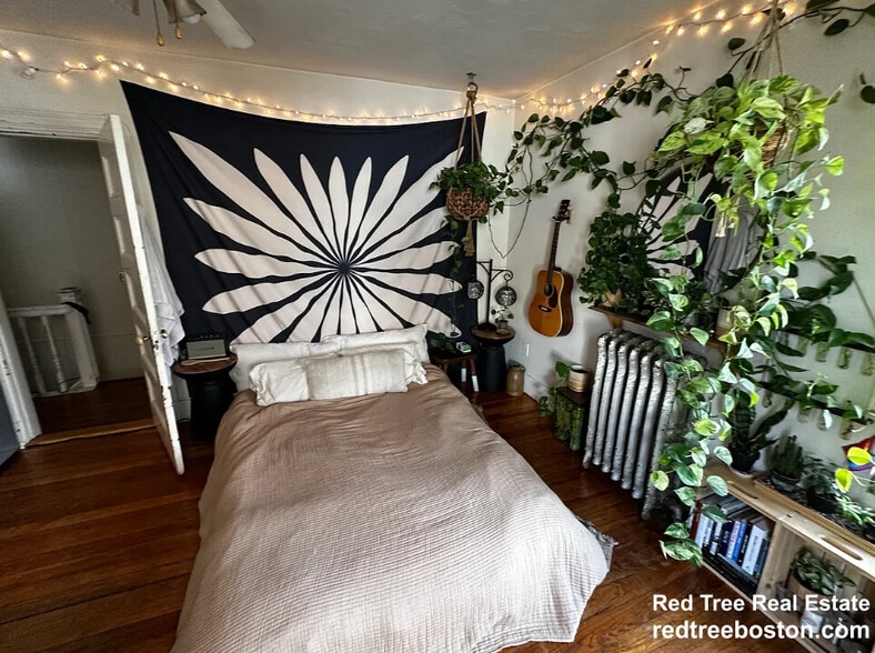 Building Photo - 40 Hooker St