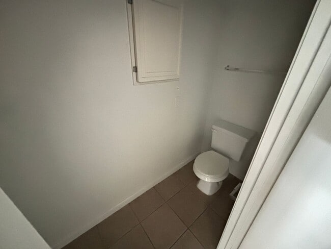 Building Photo - Gorgeous 2bed/2 bath condo in Southwest!