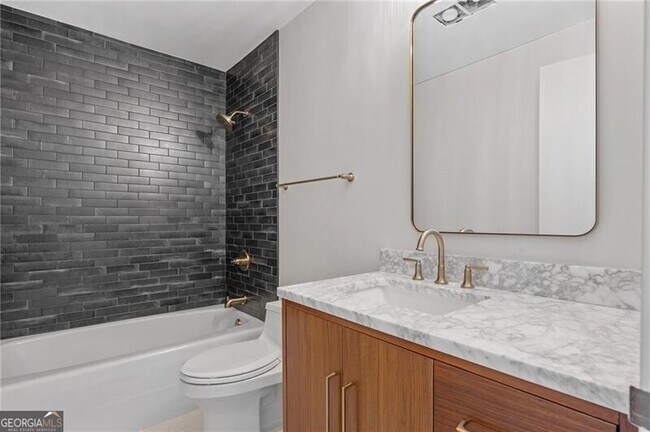 Building Photo - 2575 Peachtree Rd NE