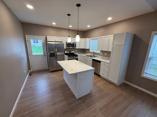 Building Photo - New Build Duplex in the heart of Washington IL