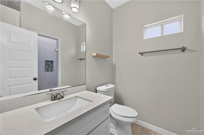 Building Photo - 16 Spanish Oak Dr