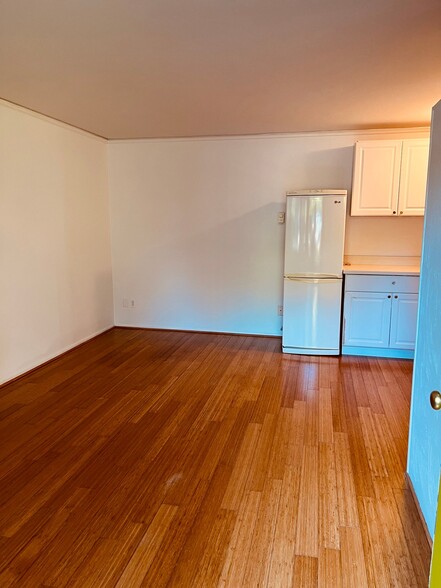 Building Photo - 5409 NE 65th St