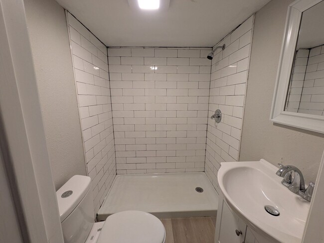 Building Photo - 614 Euclid St