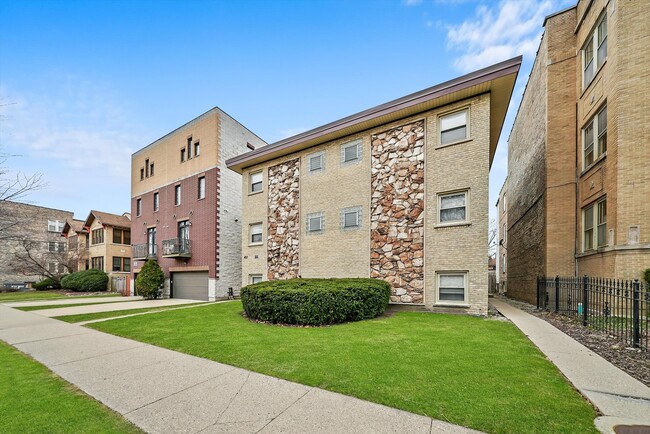 Building Photo - 425 S Kenilworth Ave