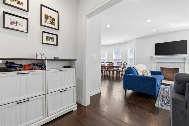 Building Photo - 67 Everett St