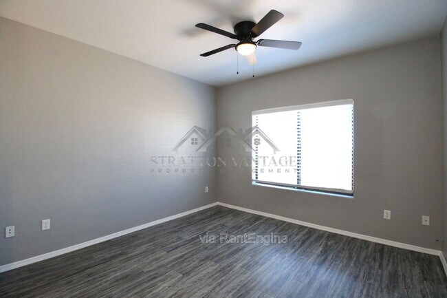 Building Photo - 6770 N 47th Ave