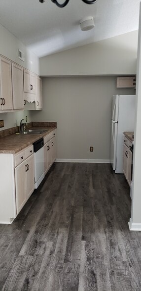 Building Photo - 803 Moultrie Ct