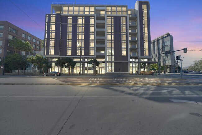Building Photo - 185 Channel St