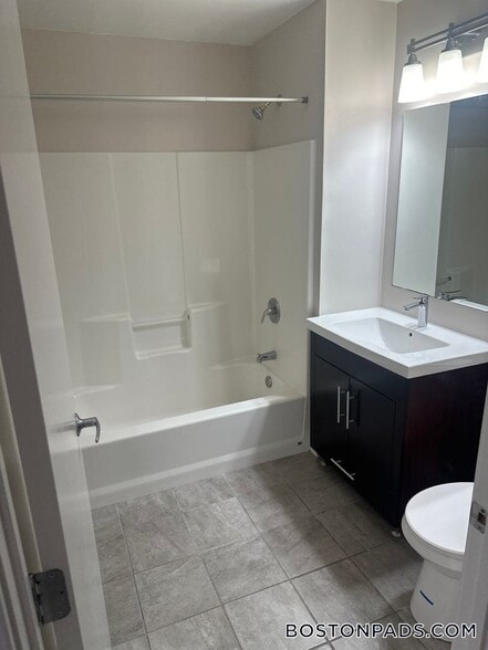 Building Photo - 75 S Main St