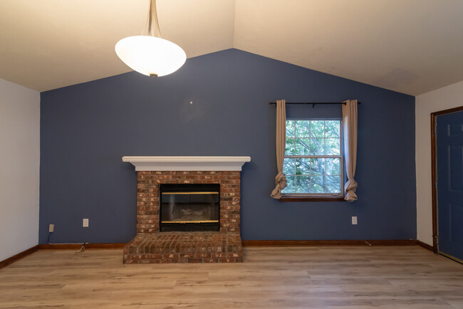 Building Photo - 1521 Cinnamon Bear Cir