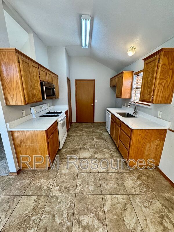 Building Photo - 16309 Everglade Ln