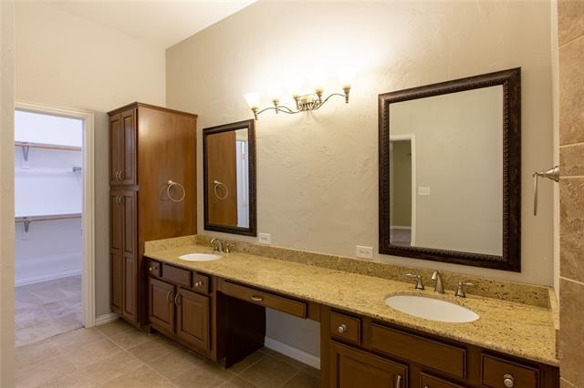 Building Photo - 609 Regency Dr