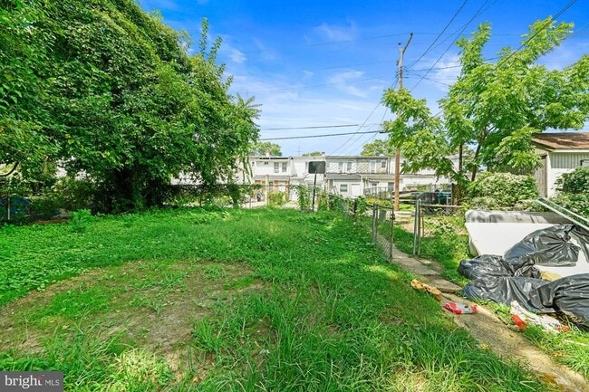 Building Photo - 240 Riverview Ave