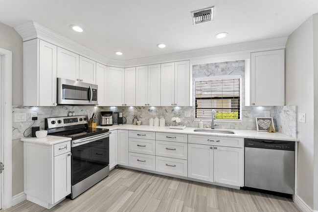 Building Photo - 8080 Burlington Ct