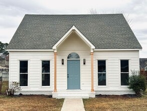 Building Photo - Charming Renovated 3BR/2BA | Cul-de-Sac | Move-In Ready
