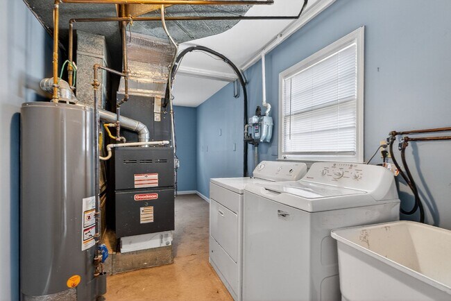 Building Photo - 77 Marsh Ave