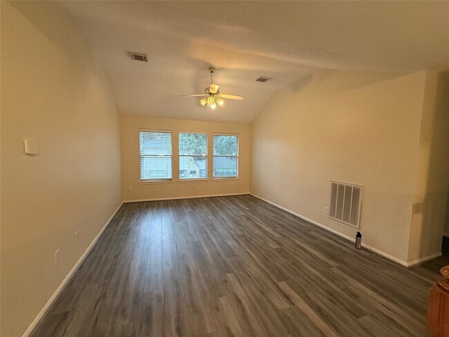 Building Photo - 12919 Deer Cove Ln