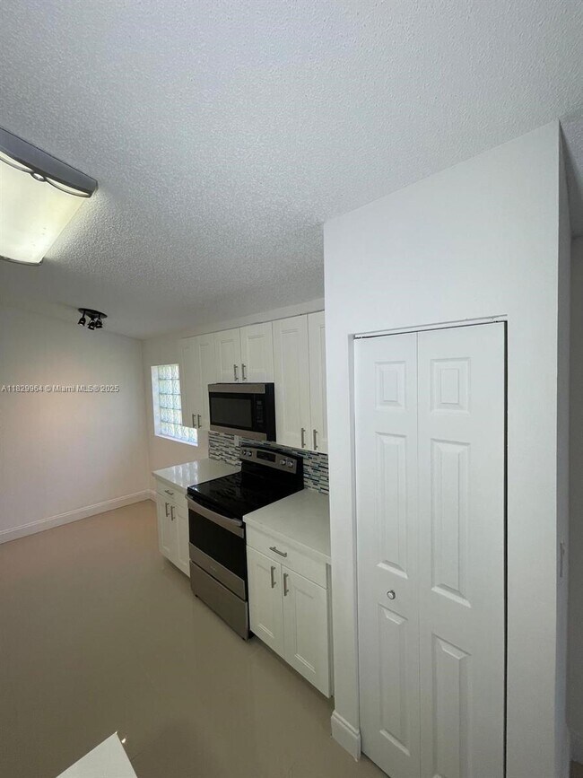 Building Photo - 4136 Sapphire Terrace