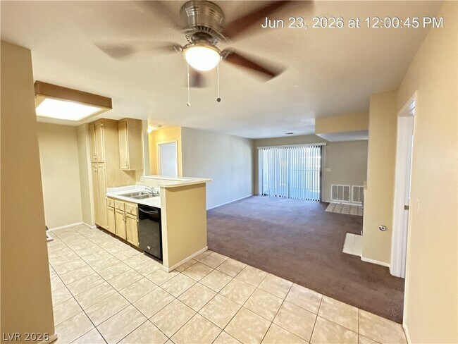 Building Photo - 4873 S Torrey Pines Dr