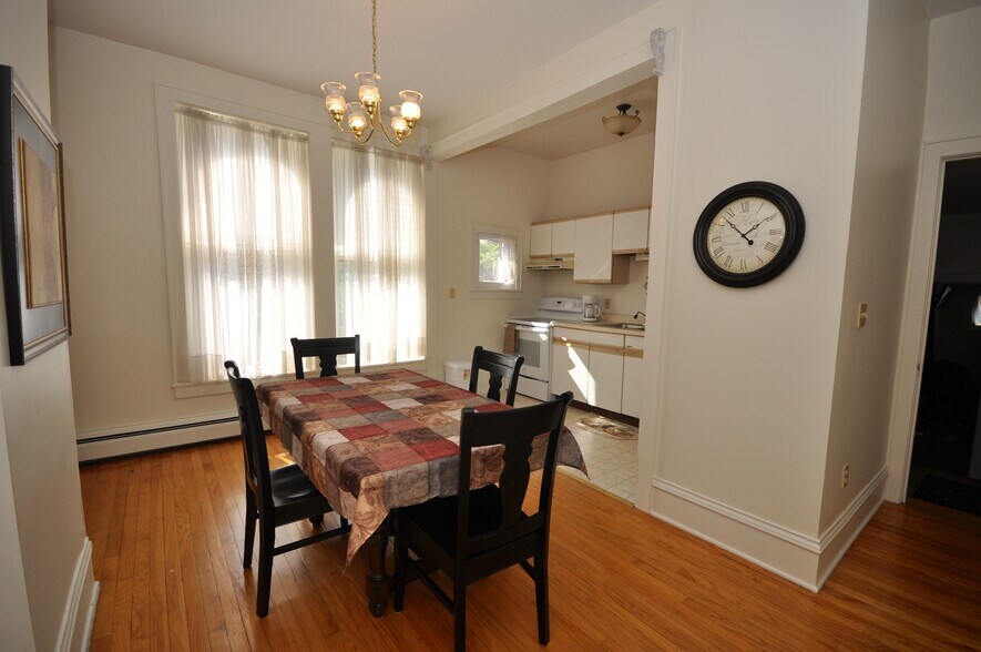 Building Photo - 57 Park St