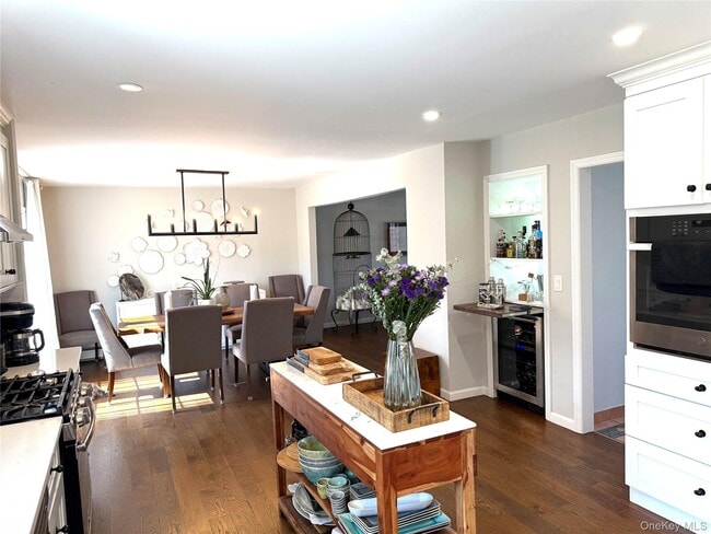 Building Photo - 49 Spencer Dr