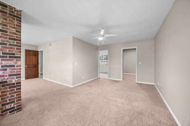 Building Photo - 108 Holly Ct