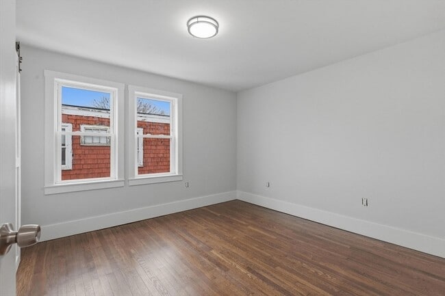 Building Photo - 18 Ronan St