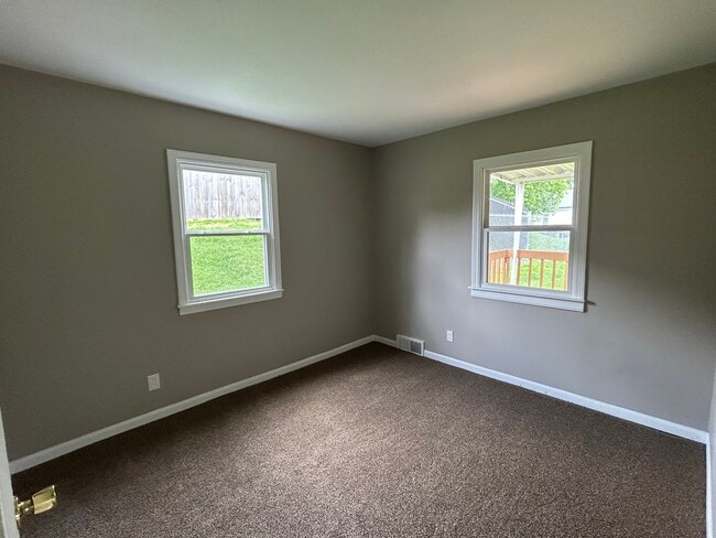 Building Photo - 2211 Hazelton Ave