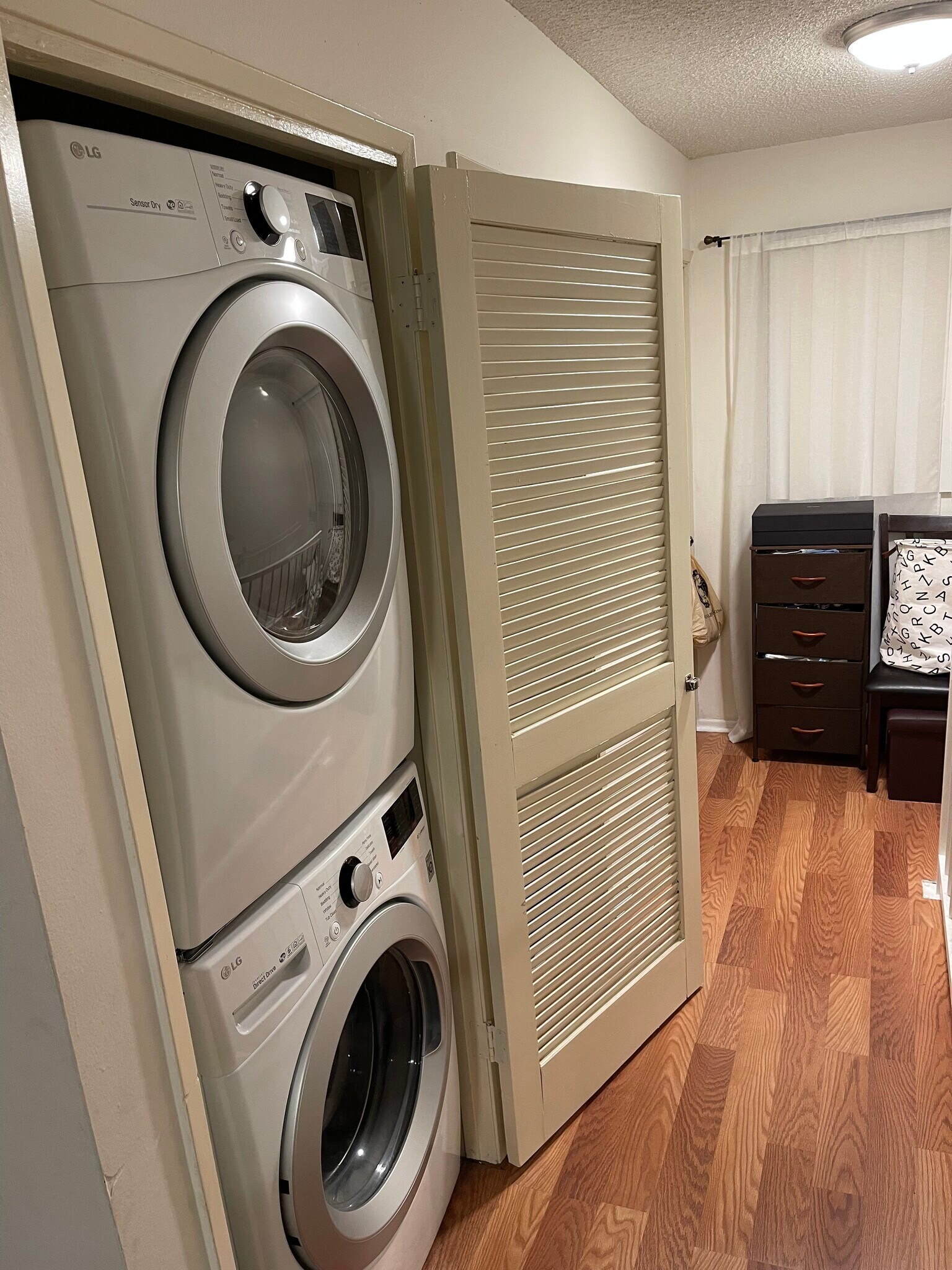 Building Photo - 231 N Isabel St