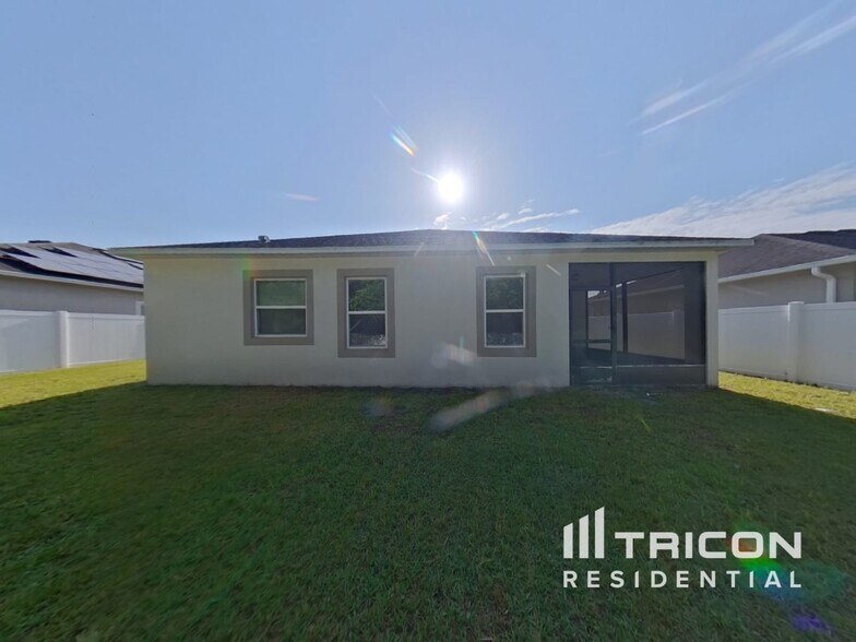 Building Photo - 4764 Ashurst St
