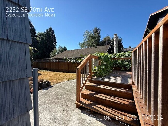 Building Photo - 2252 SE 70th Ave