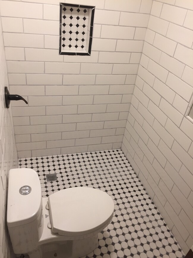 Building Photo - 957 N Avenue 49