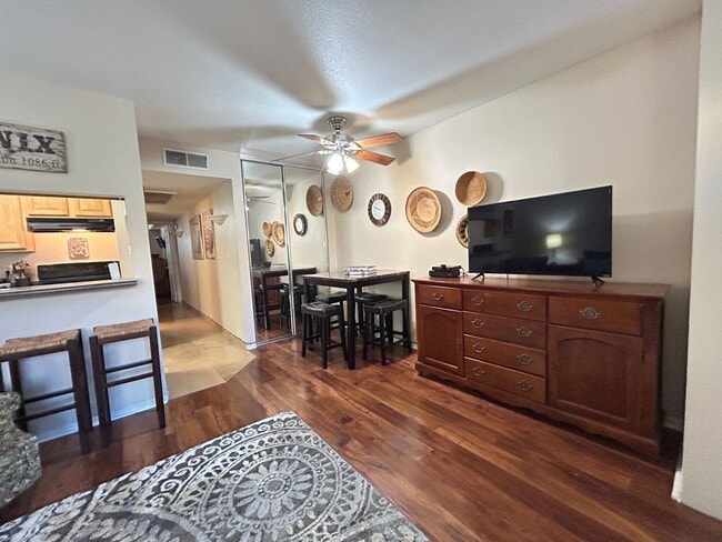 Building Photo - SUNGATE  AT MOON MOUNTAIN