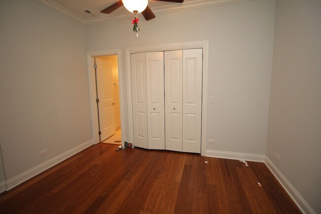 Building Photo - 1609 W Warren Blvd