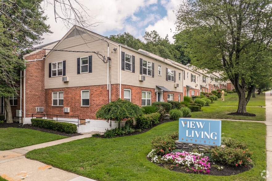 Primary Photo - Patricia Apartments