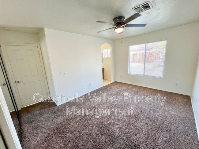 Building Photo - 66028 Mission Lakes Blvd