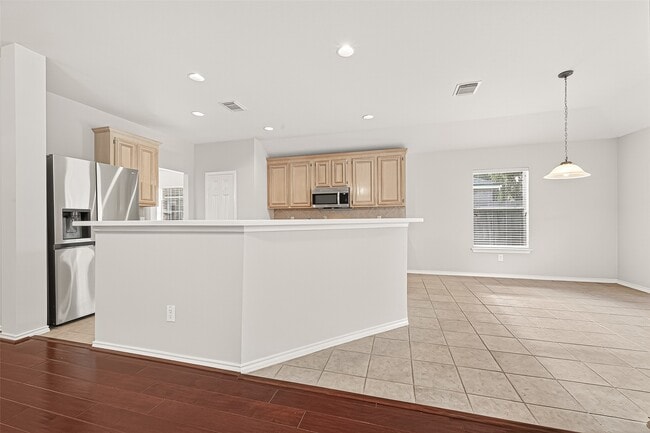 Building Photo - 26414 Suffield Glen Ln