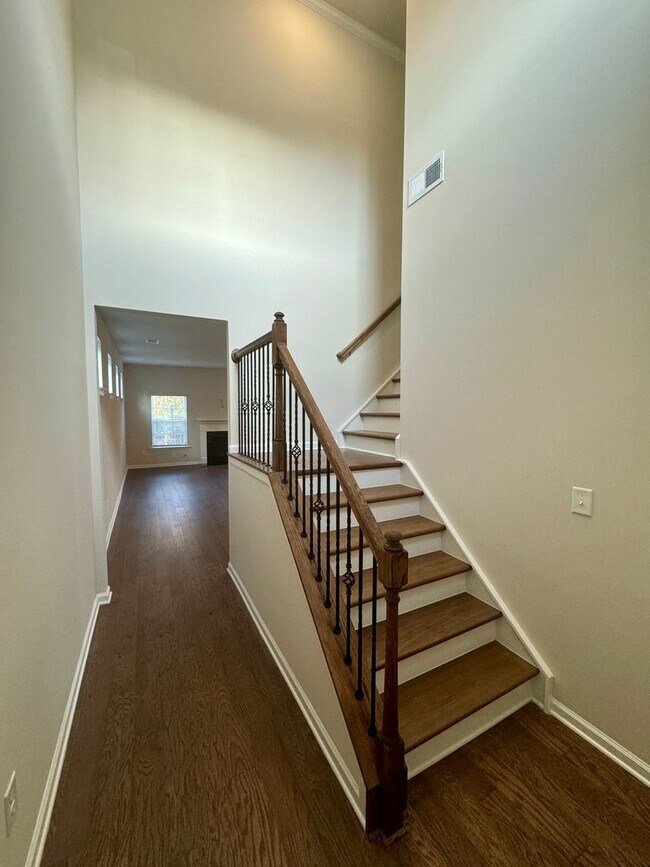 Building Photo - 4BR/2.5BA in Steel Creek's Brightwater Neighborhood