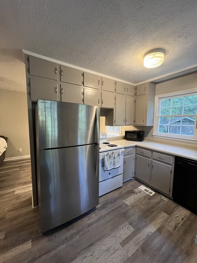 Building Photo - 1631 Rays Church Rd