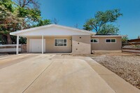 Building Photo - NE Heights 3/BD 2//BA 1/CG Home