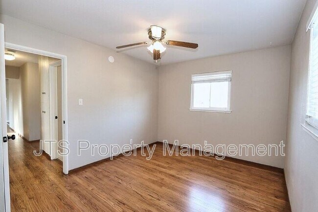 Building Photo - 10624 Chardonay Dr