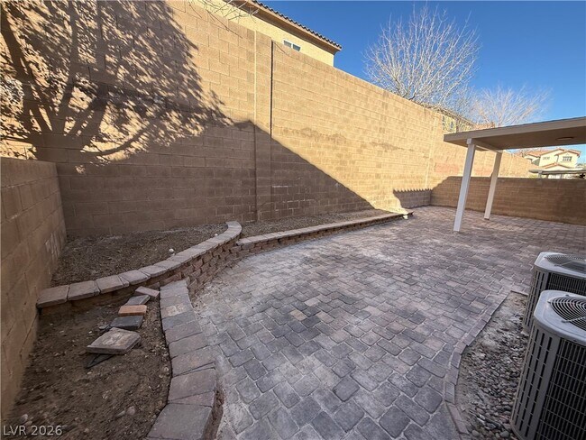 Building Photo - 5568 Jelsma Ave