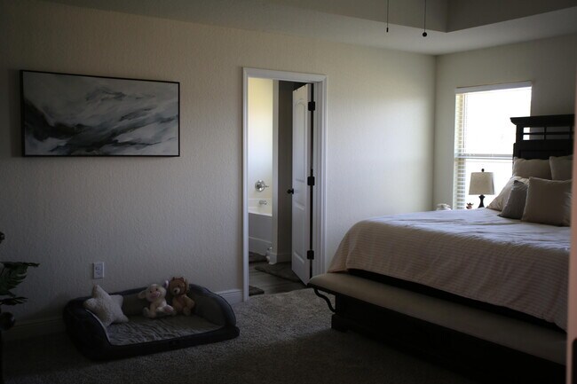 Building Photo - 6342 Red Pepper Dr