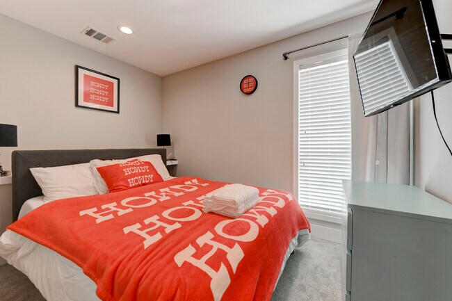 Inner Room attached to 2nd Bedroom - 935 La Posada Dr