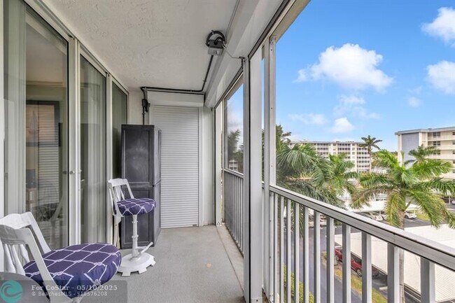 Building Photo - 1 Harbourside Dr